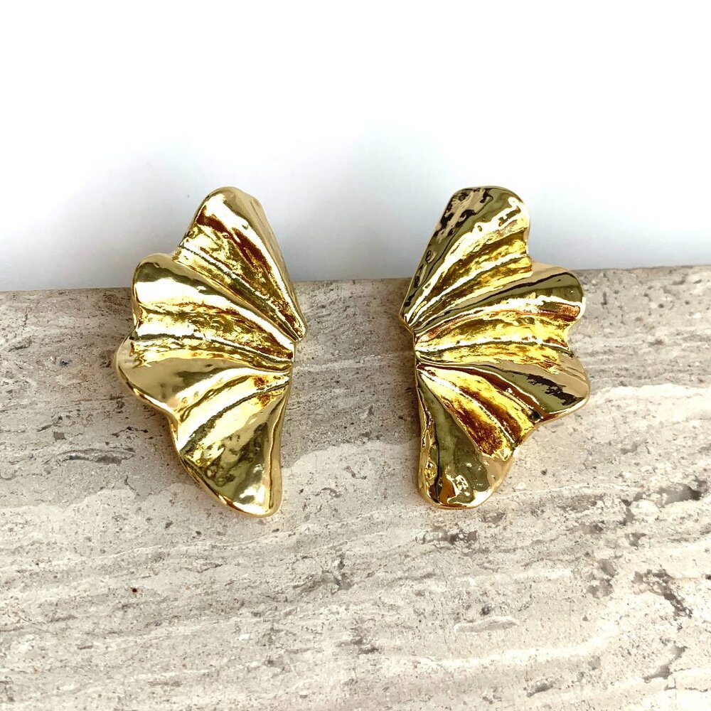 NEW~ Anthropologie Amber Sceats "Luca" Wavy Gold Wings Earrings - Picture 4 of 13